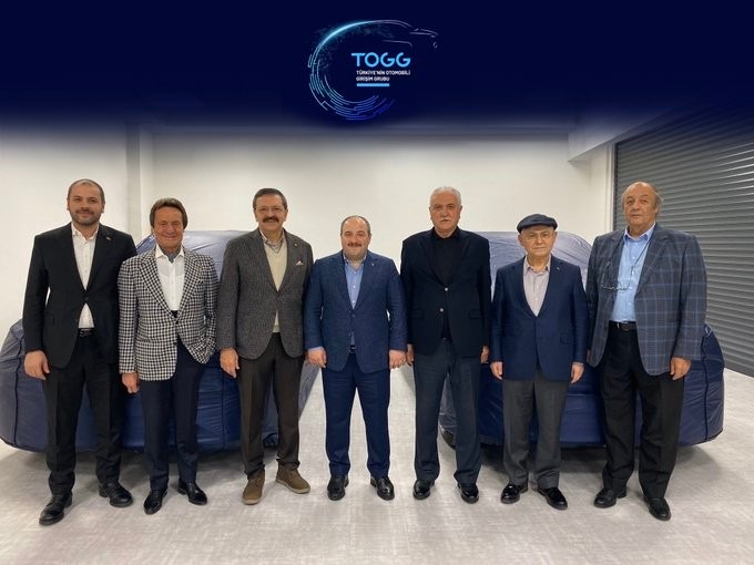 Bakan Varank'tan yerli otomobil paylaşımı